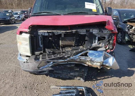 2010 Ford E-350 Super Duty Xl/Xlt z USA, uszkodzony, nr VIN 1FBSS3BL7ADA87583